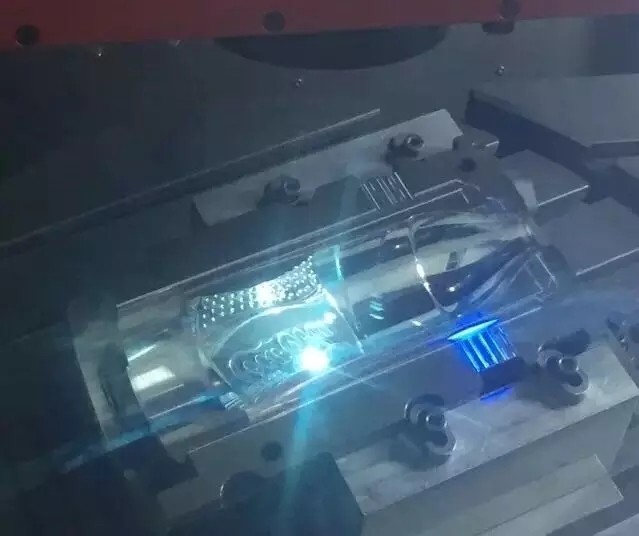 激光纹理加工技术让饮料PET瓶子变得更具个性